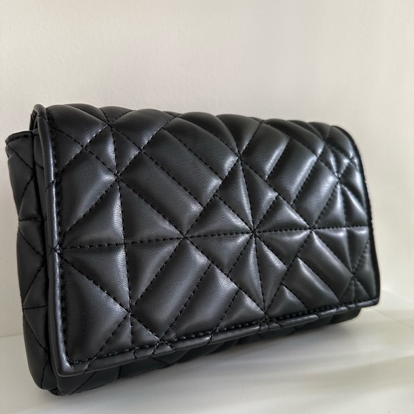 Zara Black Clutch with Gold Chain Strap - Picture 2 of 9